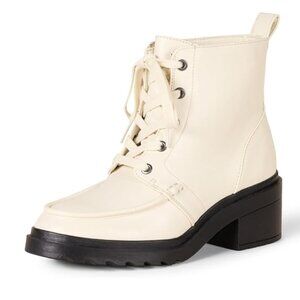 Women's Moc Toe White Boots Size 5.5 NIB